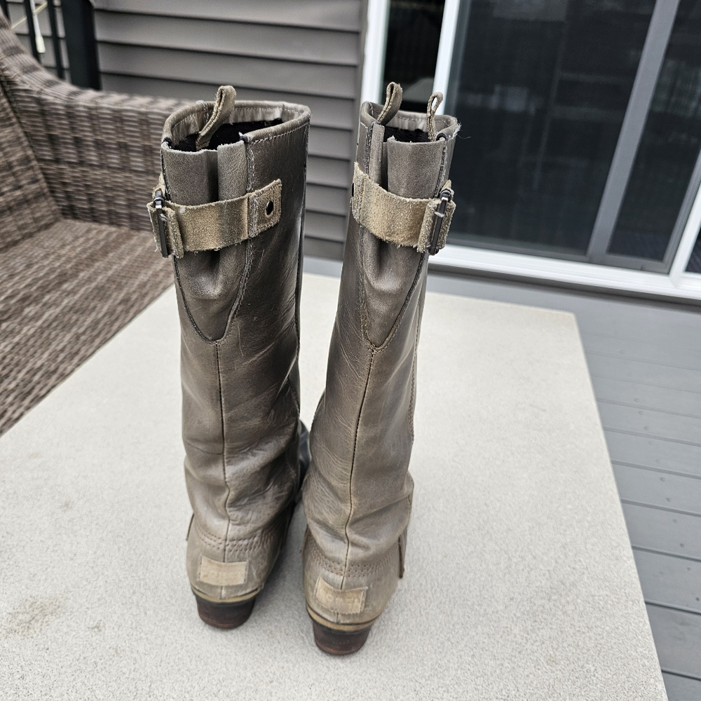 Stylish Gray and Brown Women's Boots-Snug Fit-may fit Size 8 better. - Picture 8 of 11